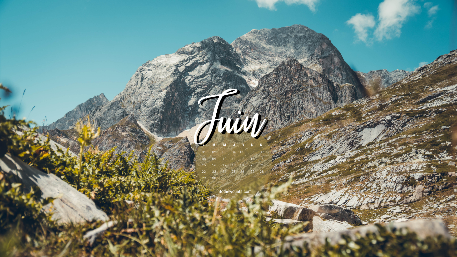 Fonds d'écran pour téléphone et ordinateur, avec et sans calendrier pour le mois de juin 2026. Thème montagnes / été