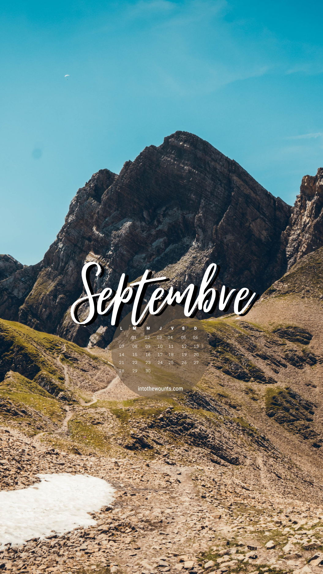 Fond d'écran mobile septembre 2026 avec calendrier - La Clusaz, sommets rocheux et plaques de neige